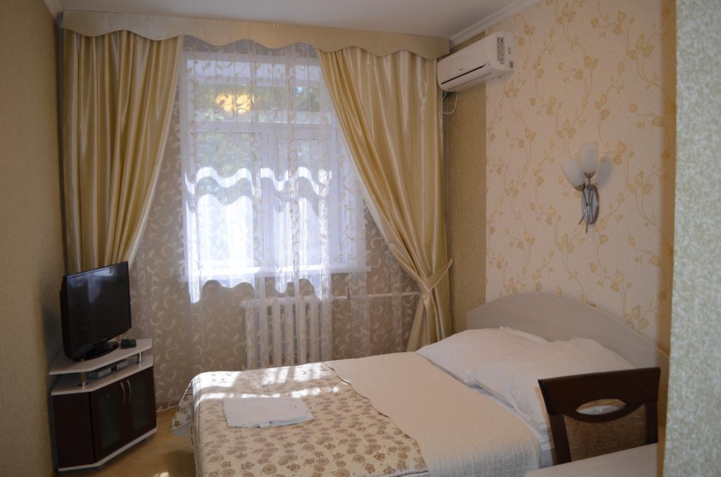 Mereke Hotel Ustʼ-Kamenogorsk Quarto foto
