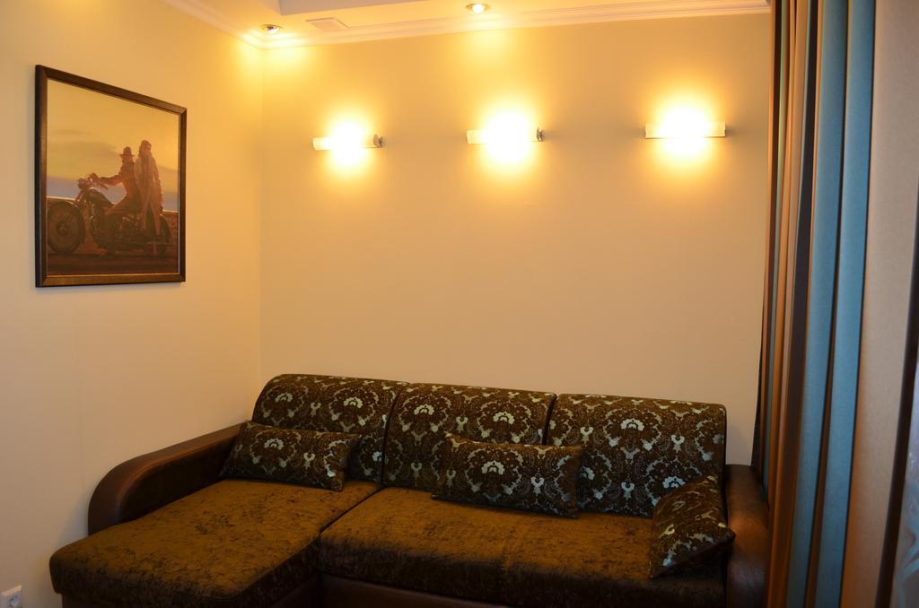 Mereke Hotel Ustʼ-Kamenogorsk Quarto foto